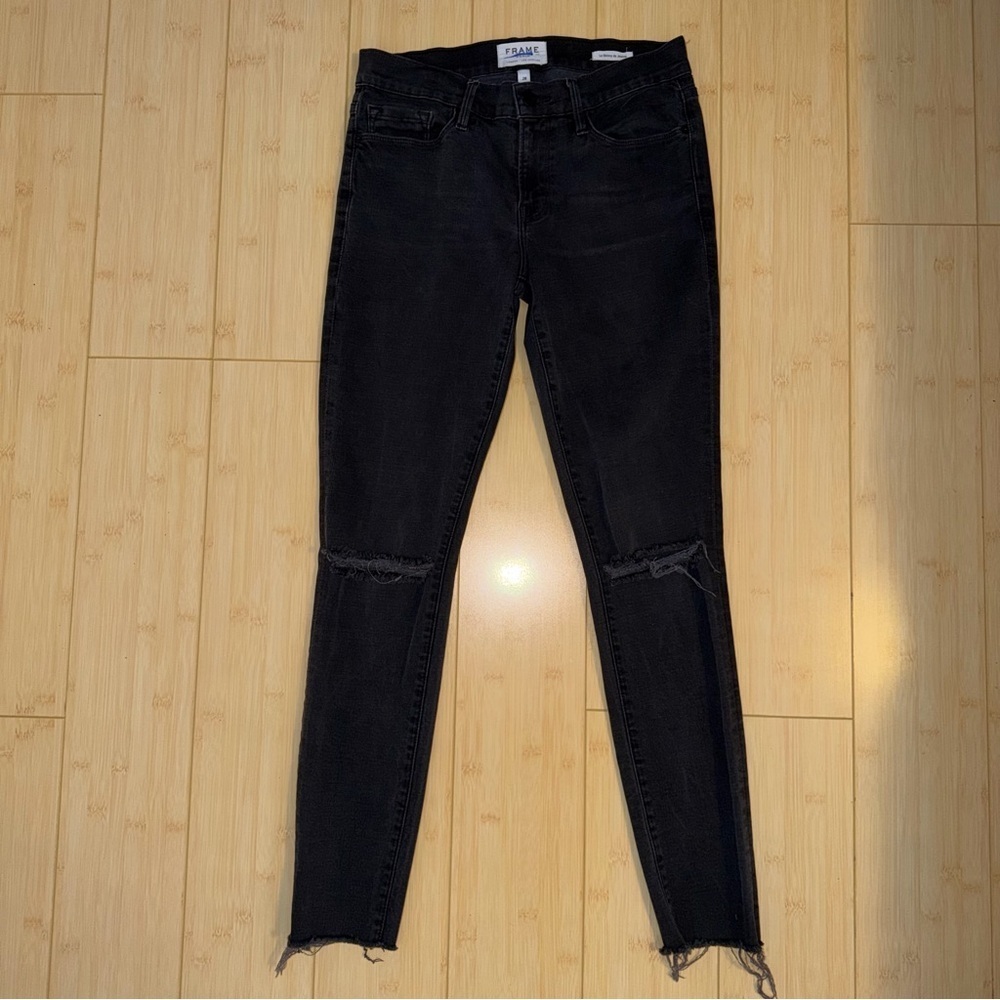 FRAME Denim Le Skinny de Jeanne Distressed Jeans